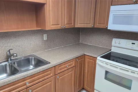 10090 NW 80th Ct # 1223, Hialeah Gardens FL 33016
