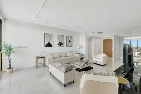 2000 Island Blvd # 1603, Aventura FL 33160