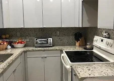 1623 NE 175th St # 0, North Miami Beach FL 33162