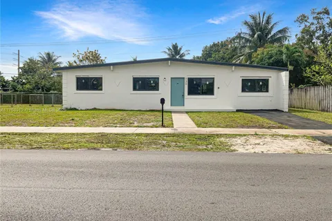 730 NW 179th Ter, Miami Gardens FL 33169