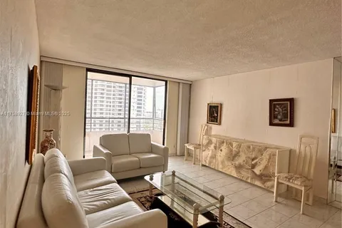 600 Three Islands Blvd # 1015, Hallandale Beach FL 33009