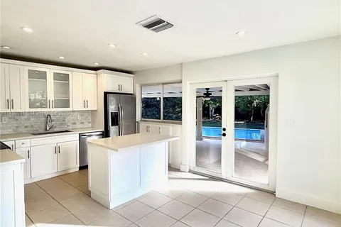 13345 SW 83rd Ct, Pinecrest FL 33156