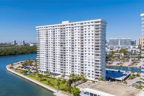 500 Bayview Dr # 231, Sunny Isles Beach FL 33160