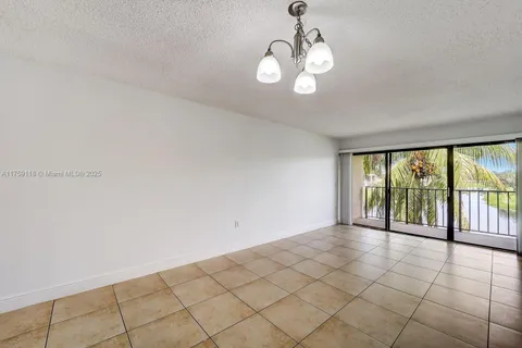 1566 Lake Crystal Dr # G, West Palm Beach FL 33411