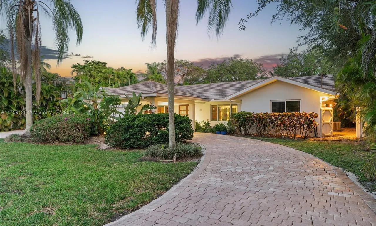 5930 SW 81 St, South Miami FL 33143