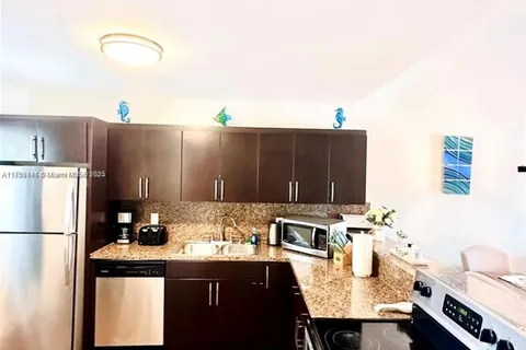 2431 SW 58th Mnr # 2, Dania Beach FL 33312