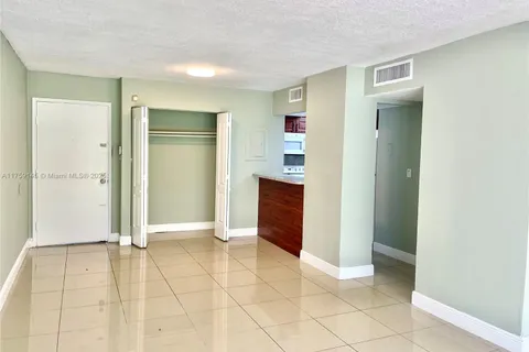 8870 Fontainebleau Blvd # 103, Miami FL 33172