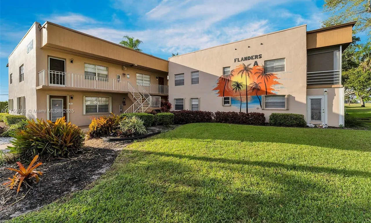 38 Flanders A # 38, Delray Beach FL 33484