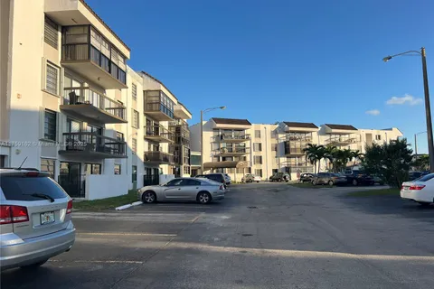 1300 SW 122nd Ave # 2, Miami FL 33184