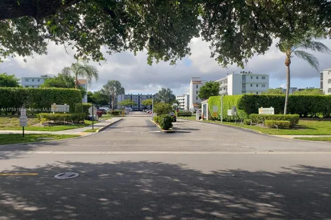 8710 N Sherman Cir # 108, Miramar FL 33025