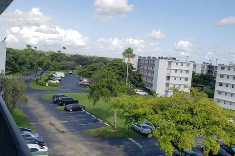 8710 N Sherman Cir # 108, Miramar FL 33025