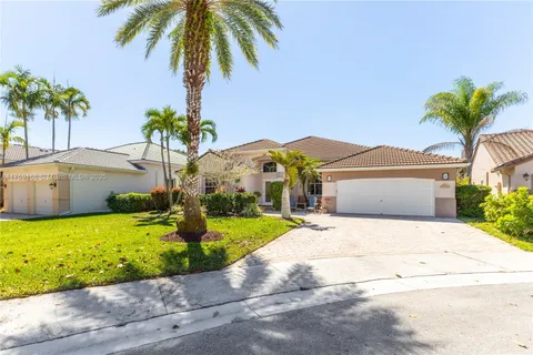 630 Heritage Dr, Weston FL 33326