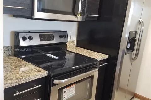 8180 Geneva Ct # 428, Doral FL 33166