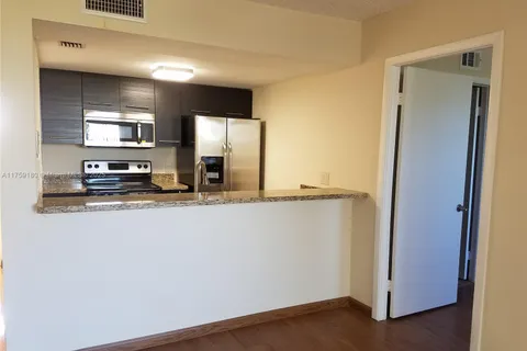 8180 Geneva Ct # 428, Doral FL 33166