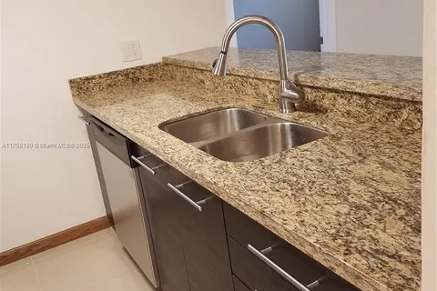 8180 Geneva Ct # 428, Doral FL 33166