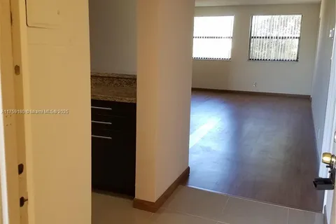 8180 Geneva Ct # 428, Doral FL 33166