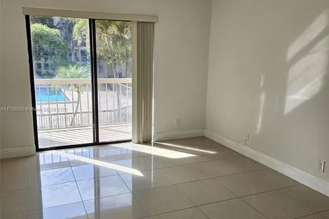 8160 Geneva Ct # 208, Doral FL 33166