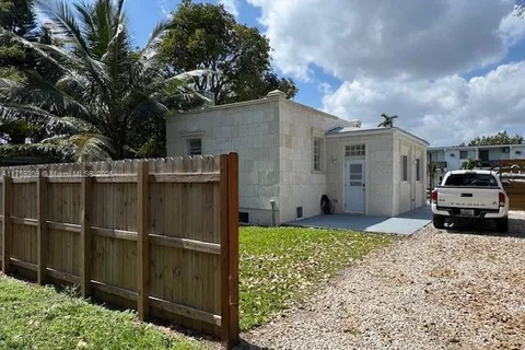 1638 NW 22nd Ave, Miami FL 33125