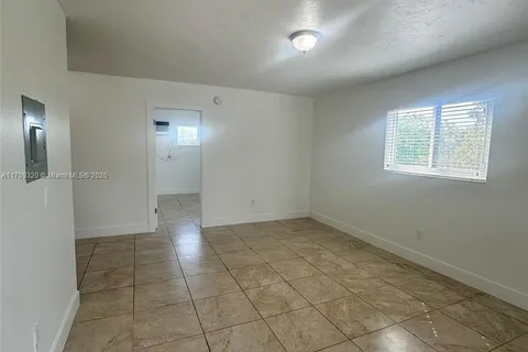 1085 SW 37th Ave # 18, Miami FL 33135