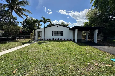 580 NW 194th Ter, Miami Gardens FL 33169