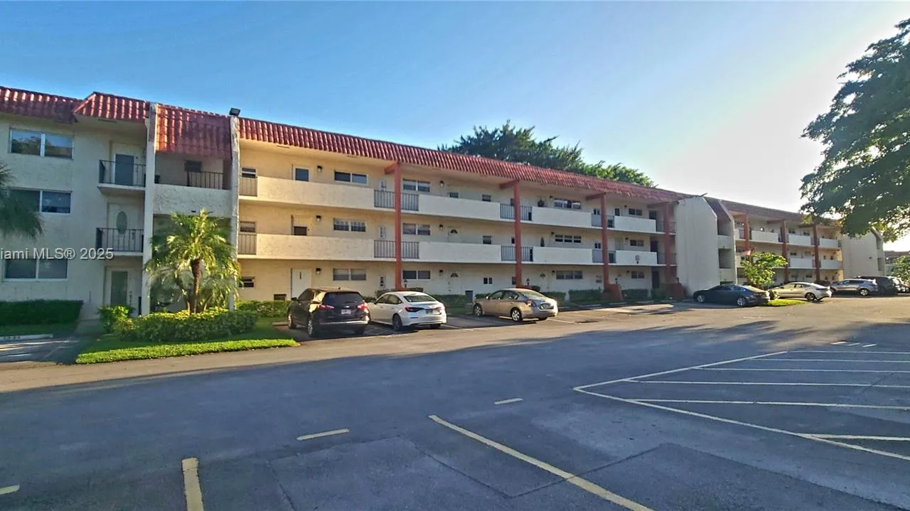 8940 S Hollybrook Blvd # 109, Pembroke Pines FL 33025