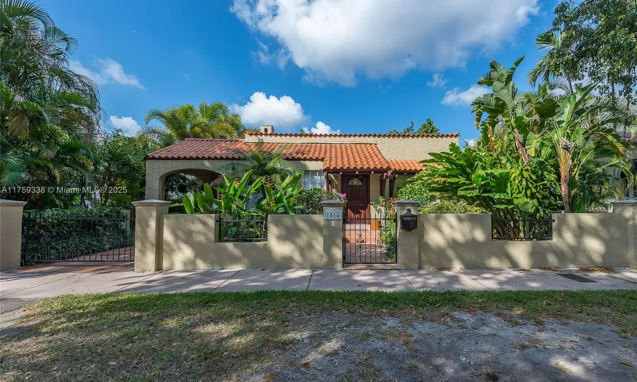 1514 Capri St, Coral Gables FL 33134