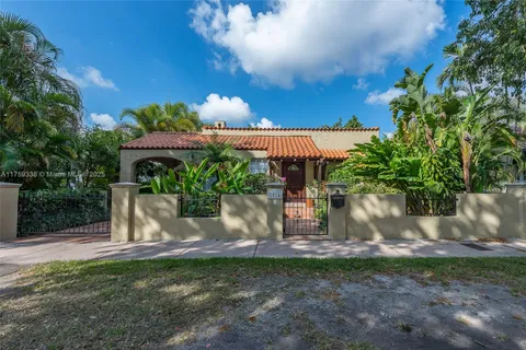 1514 Capri St, Coral Gables FL 33134