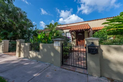 1514 Capri St, Coral Gables FL 33134