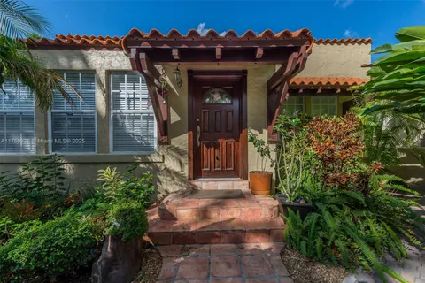 1514 Capri St, Coral Gables FL 33134