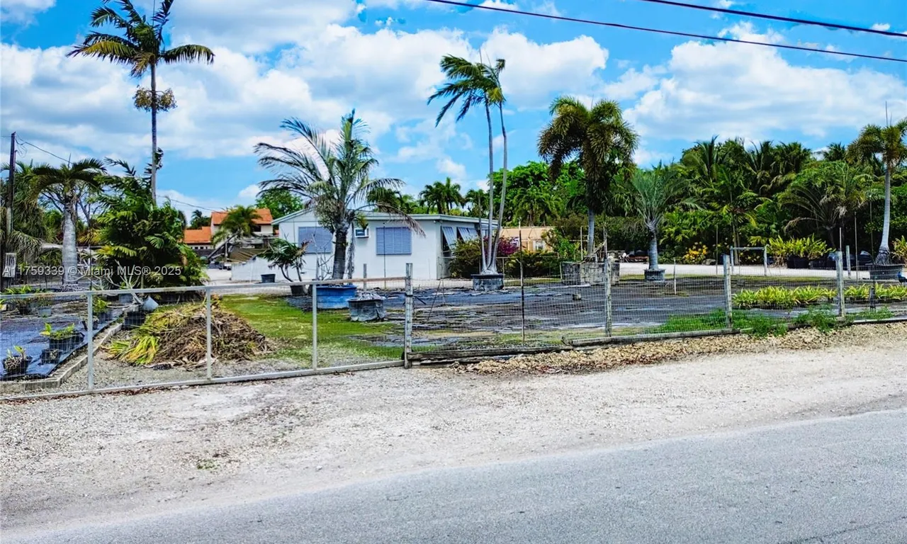 11295 SW 93rd St, Miami FL 33176