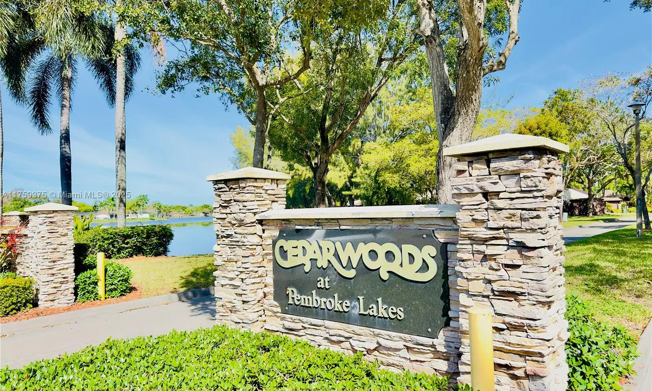 10211 Buttercup Ct, Pembroke Pines FL 33026
