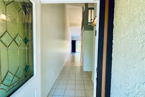10211 Buttercup Ct, Pembroke Pines FL 33026