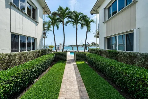 1130 Venetian Way # 1E, Miami FL 33139