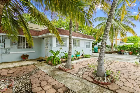 1236 NW 32nd St, Miami FL 33142
