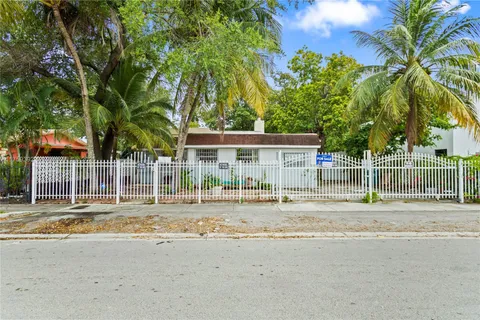 1236 NW 32nd St, Miami FL 33142