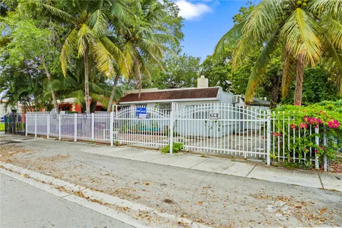 1236 NW 32nd St, Miami FL 33142