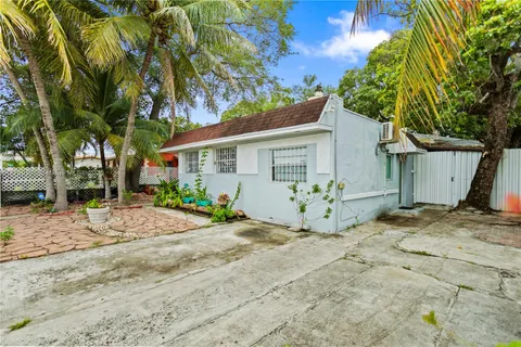 1236 NW 32nd St, Miami FL 33142