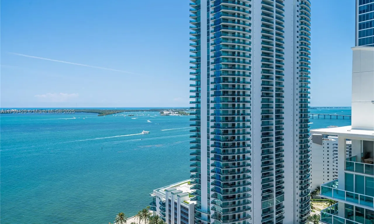 1200 Brickell Bay Dr # 2807, Miami FL 33131