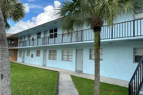 651 NW 42nd Ct # 211, Deerfield Beach FL 33064