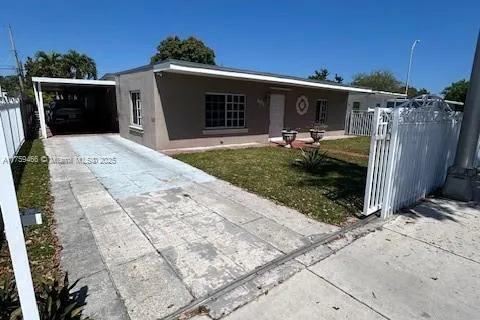 681 E 44th St, Hialeah FL 33013