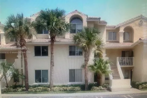 2201 Glenmoor Dr # 2201, West Palm Beach FL 33409