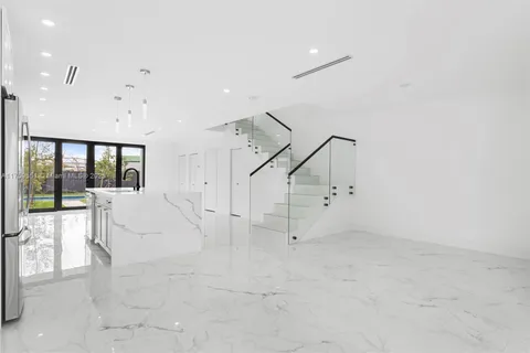 3432 SW 2th st, Miami FL 33135