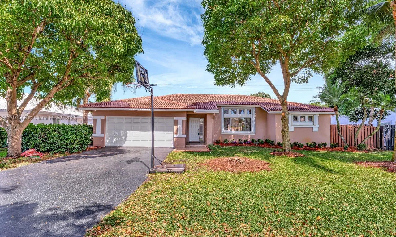 9861 NW 28th Pl, Coral Springs FL 33065
