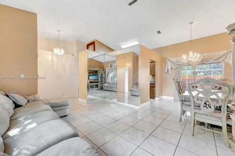 9861 NW 28th Pl, Coral Springs FL 33065