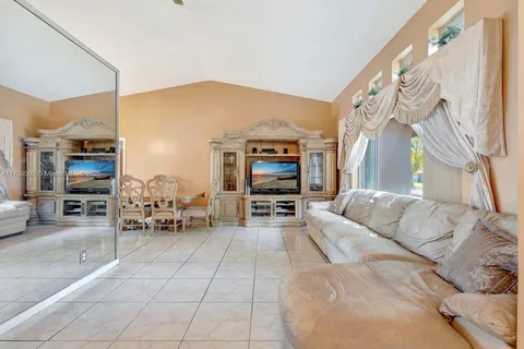 9861 NW 28th Pl, Coral Springs FL 33065