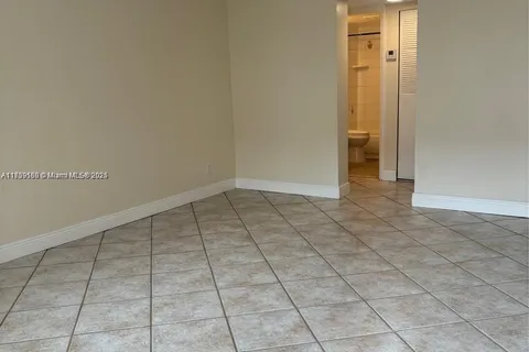 7910 Taft St # 214, Pembroke Pines FL 33024