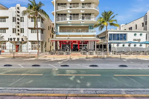 1052 Ocean Dr # C203, Miami Beach FL 33139