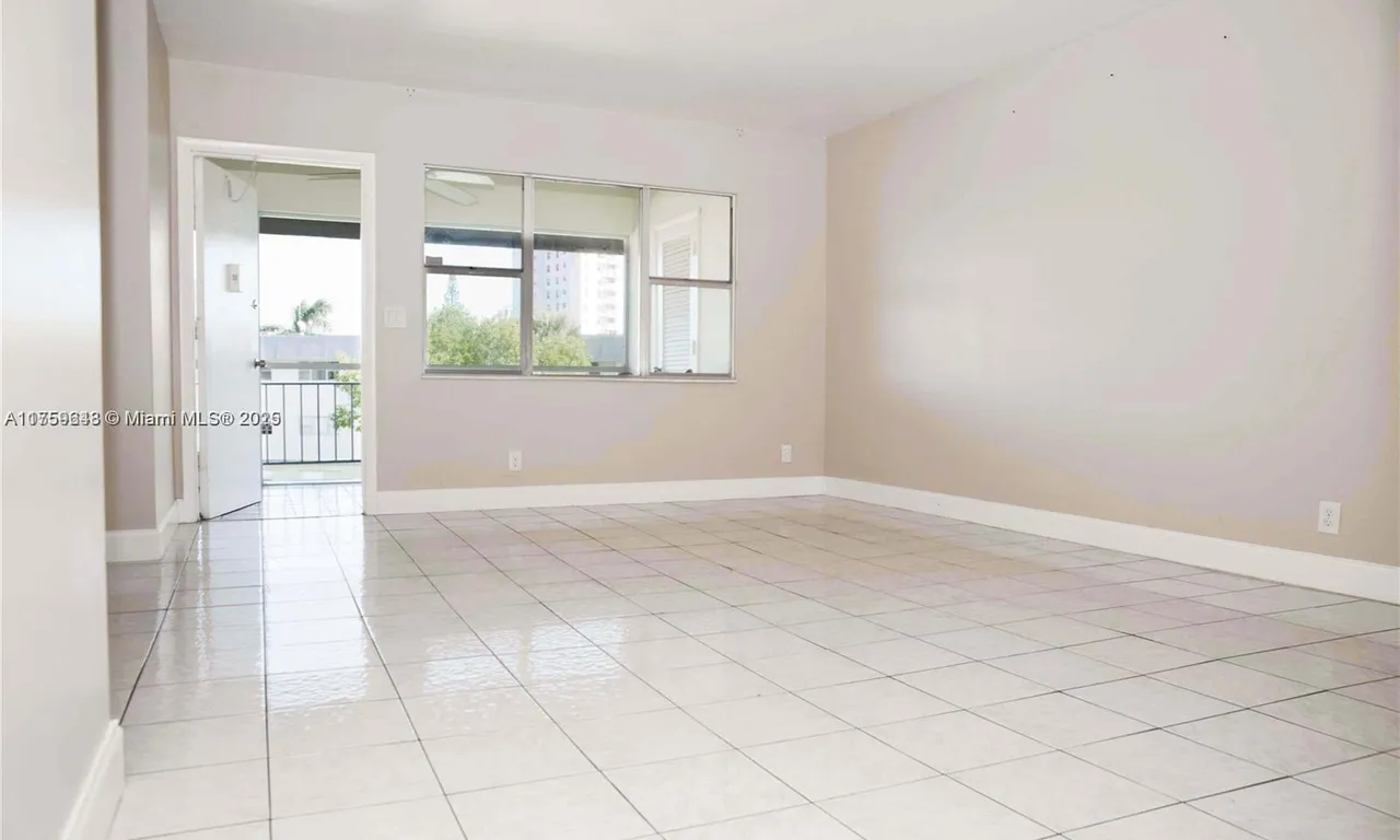 270 Layne Blvd # 305, Hallandale Beach FL 33009