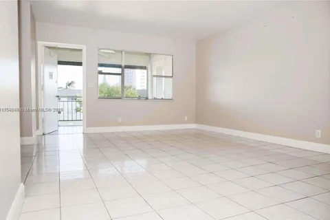 270 Layne Blvd # 305, Hallandale Beach FL 33009