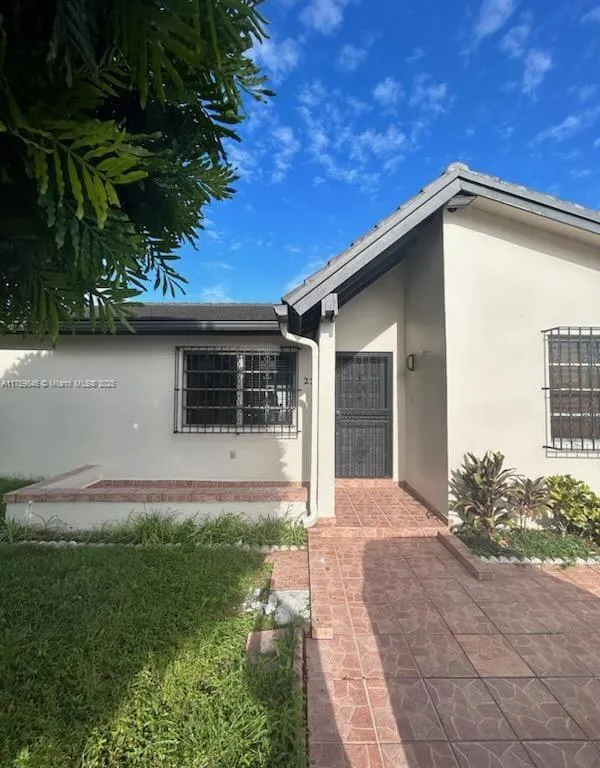 2219 SW 137th Pl, Miami FL 33175